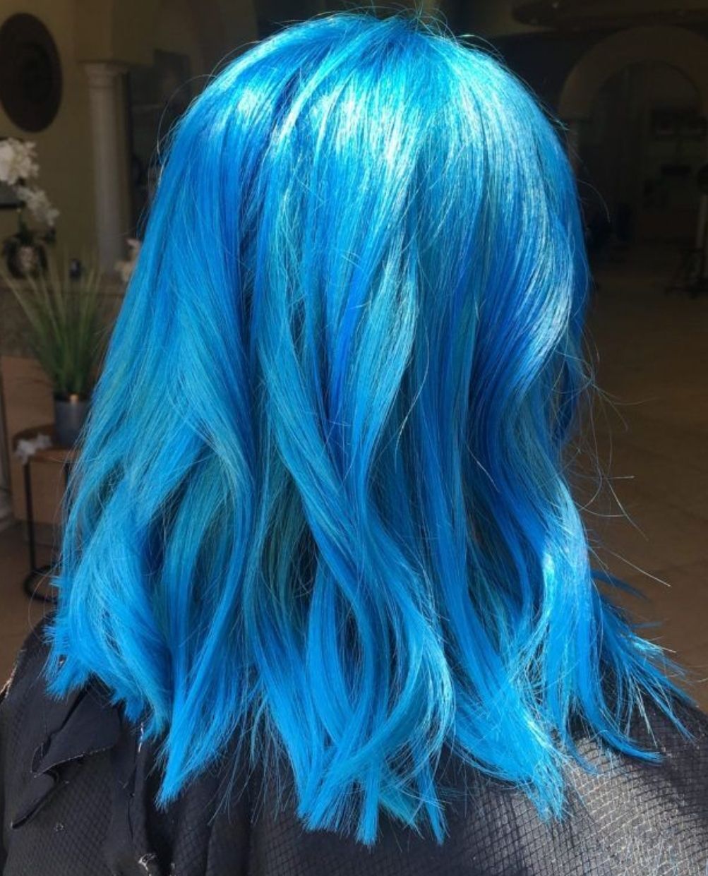 Голубые волосы 2022