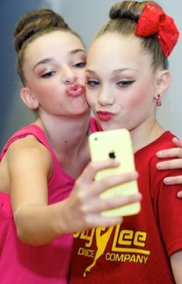 Me Maddie Ziegler(dance mom fanfic)